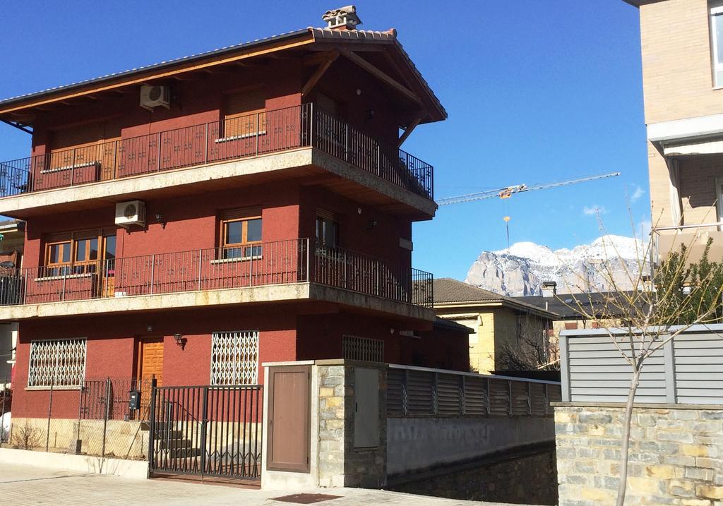 Apartamento Avenida アインサ エクステリア 写真